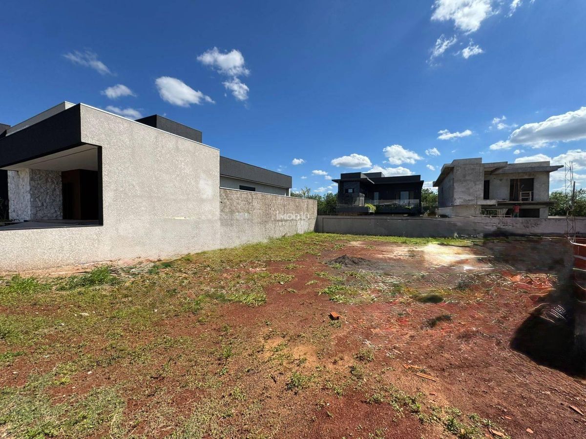 TERRENO A VENDA NO CONDOMÍNIO FECHADO IGUAÇU EM FOZ DO IGUAÇU - PR