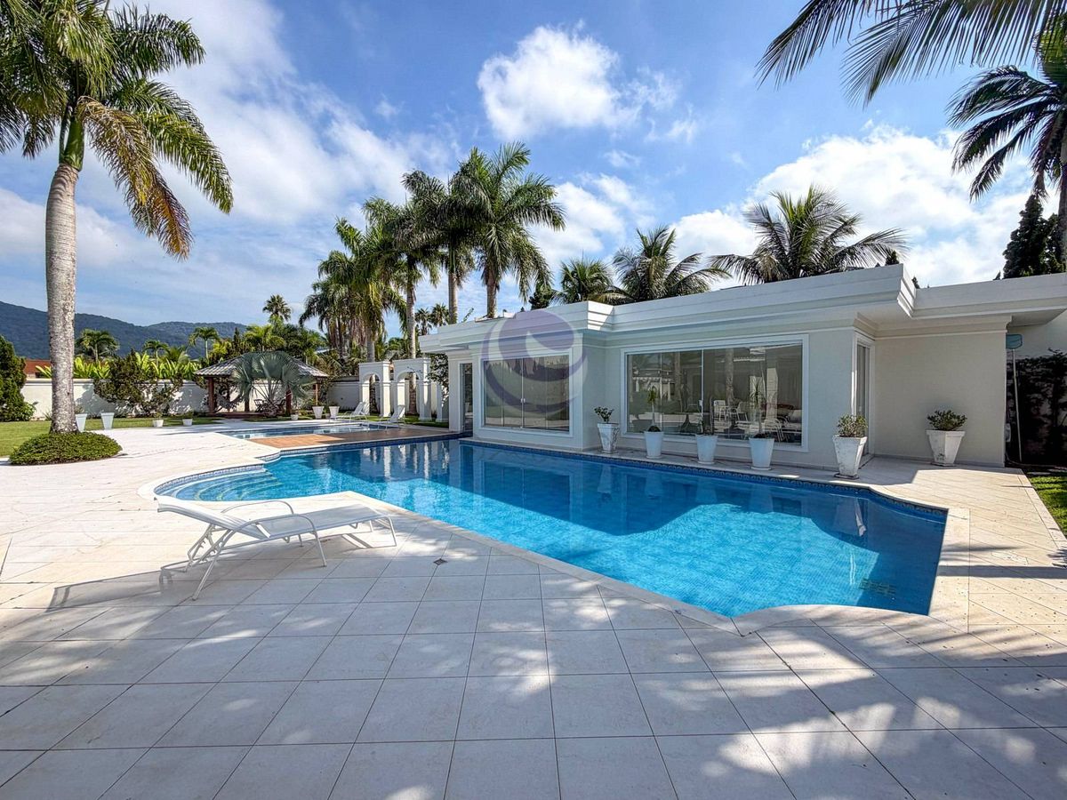 Villa Kassardjian - Uma casa para viver hoje e valorizar amanhã no Jardim Acapulco.