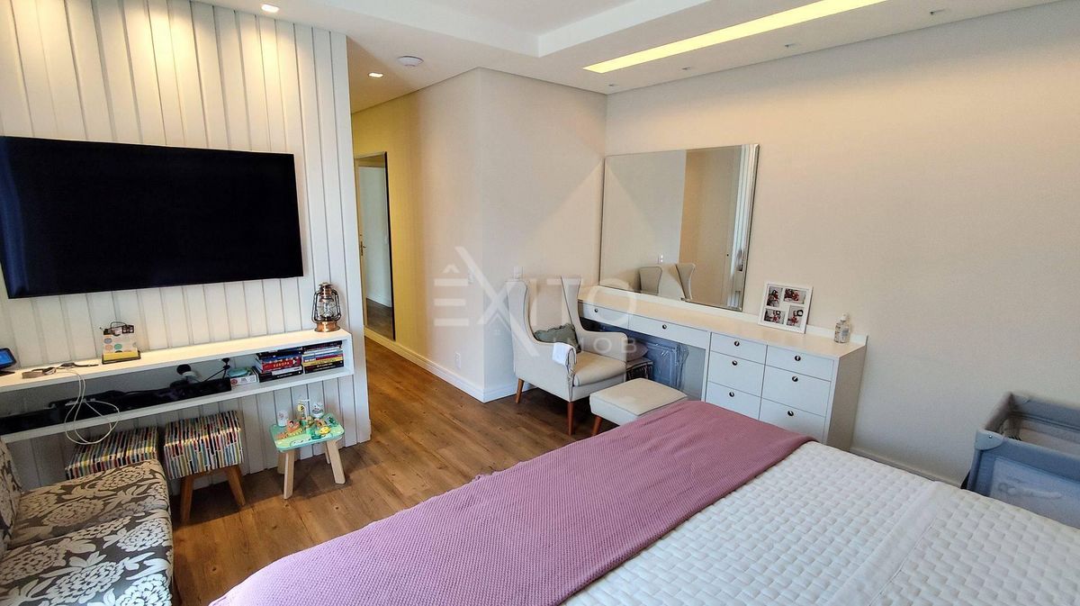 Casa, 3 quartos, 289 m² - Foto 24