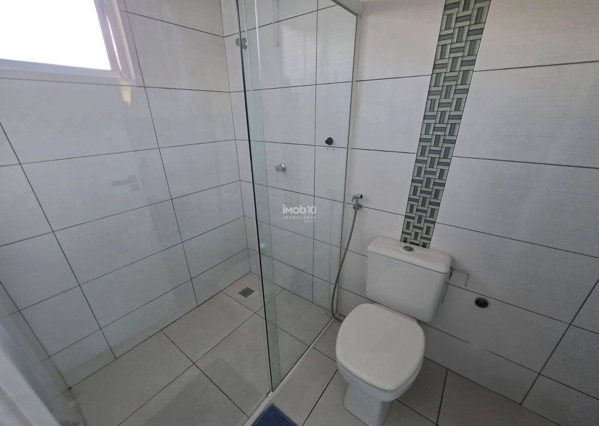 CASA TÉRREA COM 3 QUARTOS, PISCINA E EDÍCULA COM CHURRASQUEIRA NO BAIRRO JARDIM BOURBON EM FOZ DO IGUAÇU - PR.