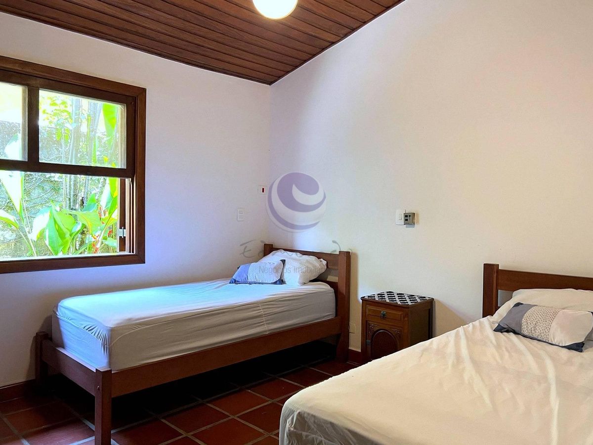 Villa Rios — A casa onde você se vê chegando… e não quer mais sair no Jardim Acapulco.