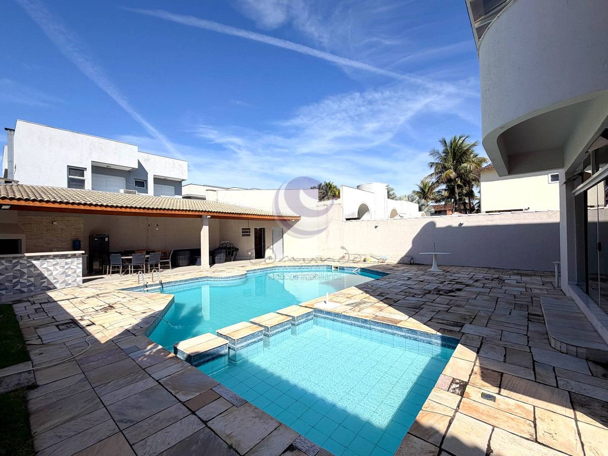 Villa Soares — Uma casa leve, acolhedora e feita para viver o melhor do Jardim Acapulco.