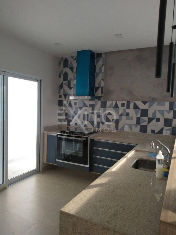 Casa, 4 quartos, 207 m² - Foto 3
