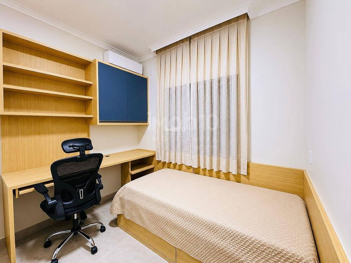 CASA COM 3 QUARTOS SEMIMOBILIADA Á VENDA NO PARQUE IMPERATRIZ