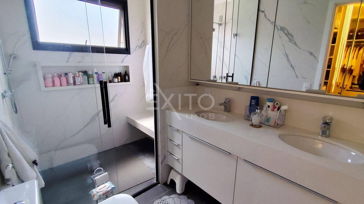 Casa, 3 quartos, 289 m² - Foto 28
