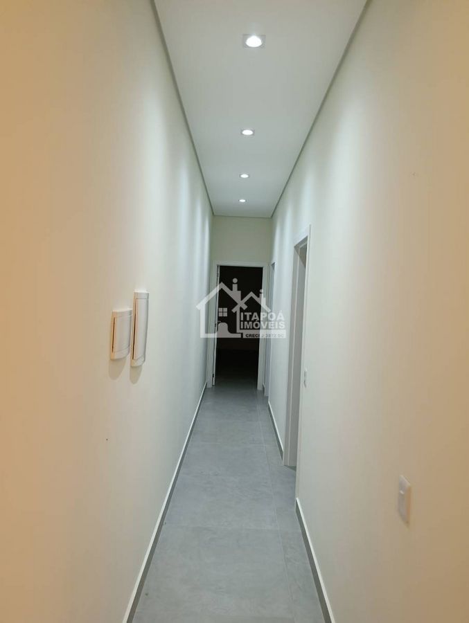 Casa com piscina alto padrão de acabamento no Balneário Paese
