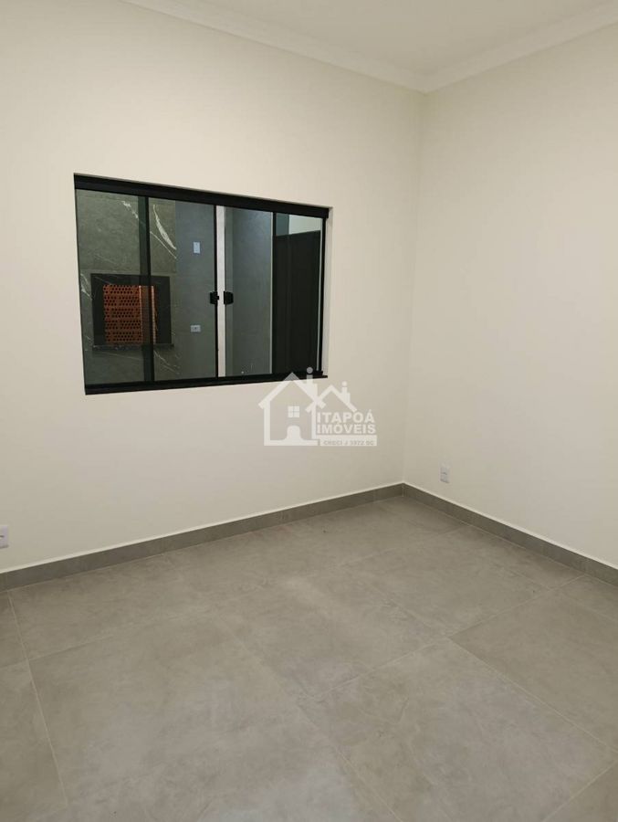 Casa com piscina alto padrão de acabamento no Balneário Paese