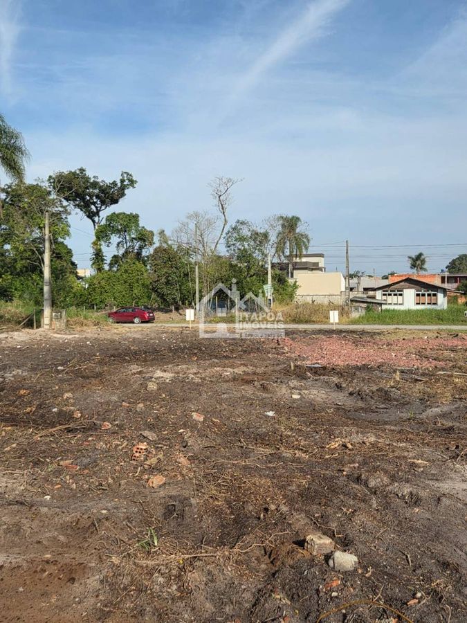 Terreno com 384m² no Balneário Mariluz