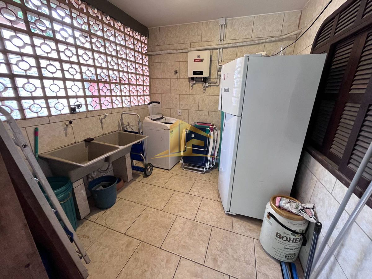 Casa, 4 quartos, 250 m² - Foto 15