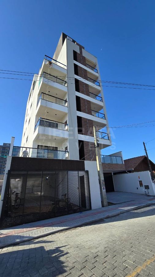 Apartamento a venda na Meia Praia, Navegantes, SC