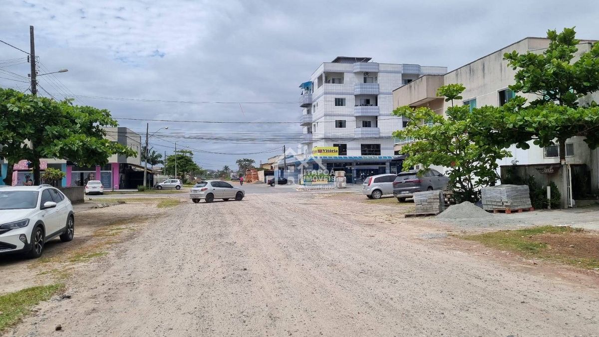 Casa com 3 quartos, São José - Itapoá a 30 metros da Av. José Pacheco