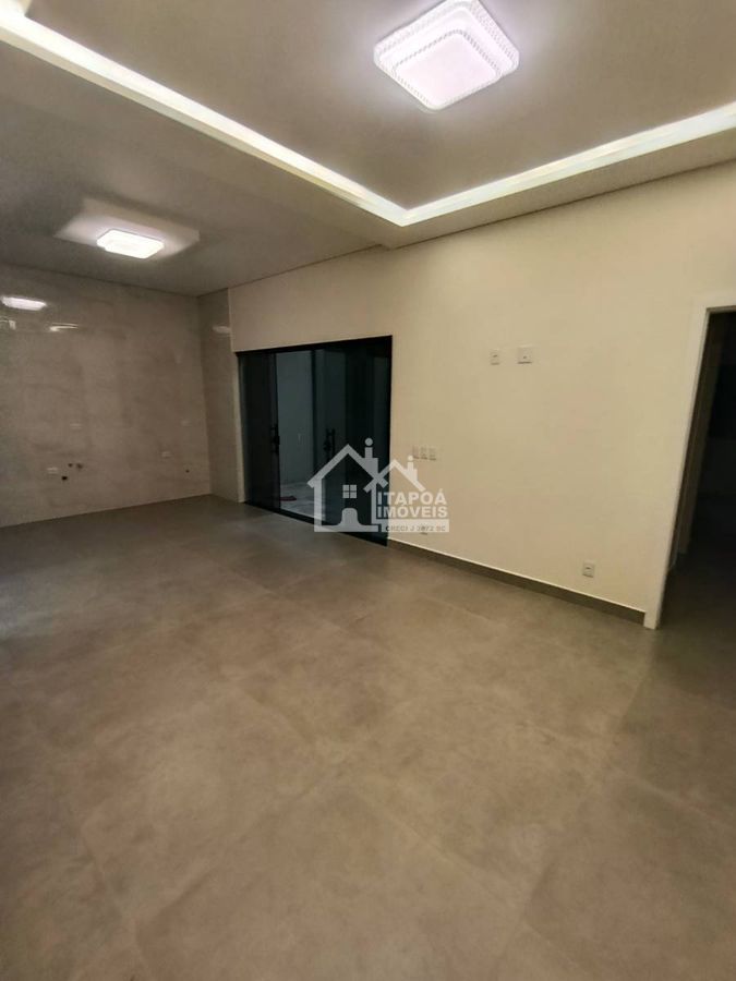 Casa com piscina alto padrão de acabamento no Balneário Paese