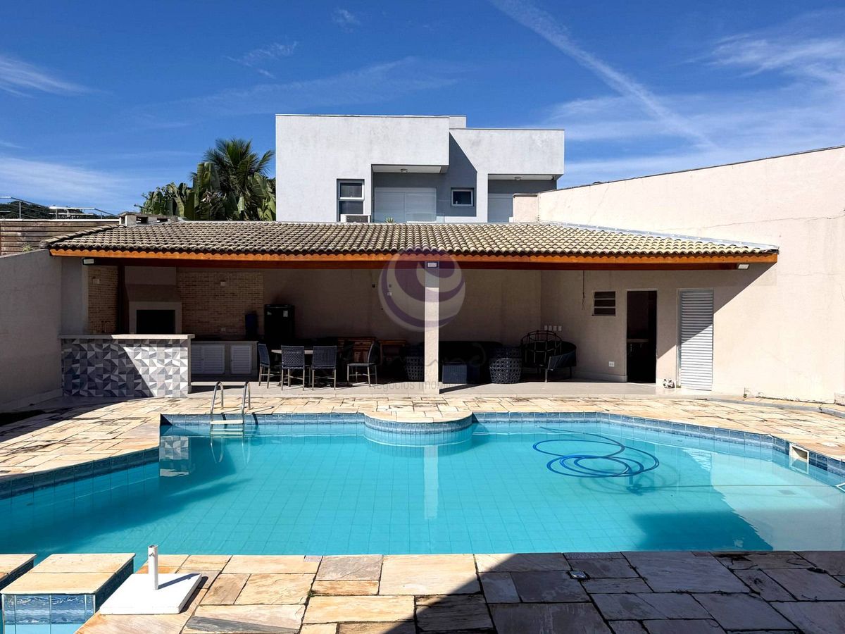 Villa Soares — Uma casa leve, acolhedora e feita para viver o melhor do Jardim Acapulco.