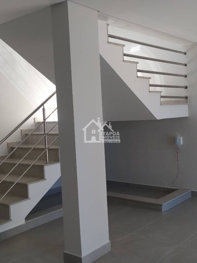 Sobrado com 4 quartos, 1 suíte, no Balneário Sai Mirim, a 400m do mar.