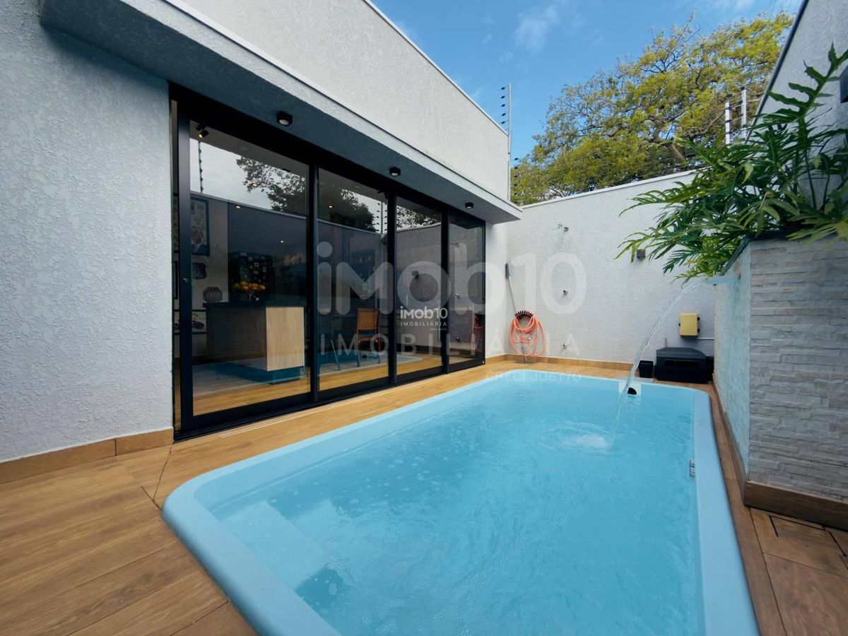 CASA COM 3 QUARTOS SEMIMOBILIADA Á VENDA NO PARQUE IMPERATRIZ