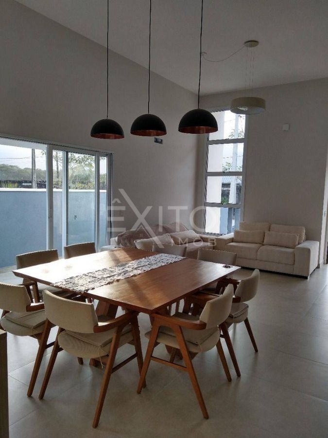 Casa, 4 quartos, 207 m² - Foto 2