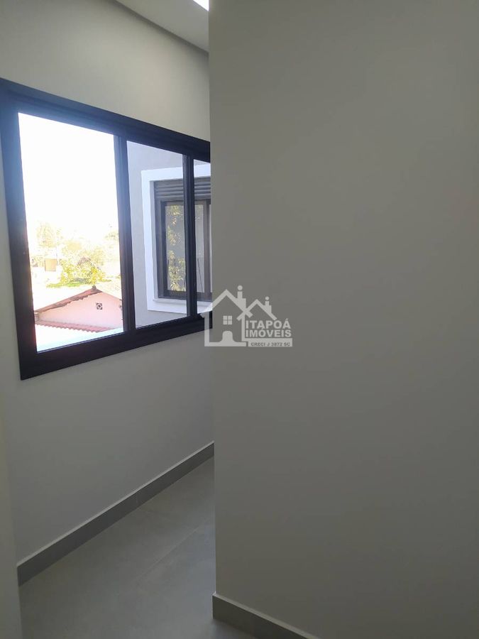 Sobrado com 4 quartos, 1 suíte, mobiliado, Balneário Sai Mirim, a 400m do mar.