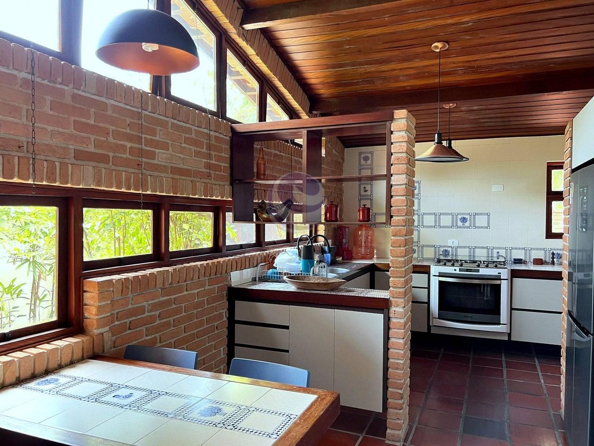 Villa Rios — A casa onde você se vê chegando… e não quer mais sair no Jardim Acapulco.