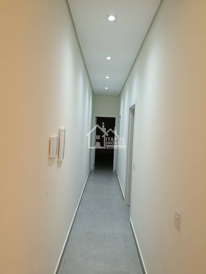 Casa com piscina alto padrão de acabamento no Balneário Paese