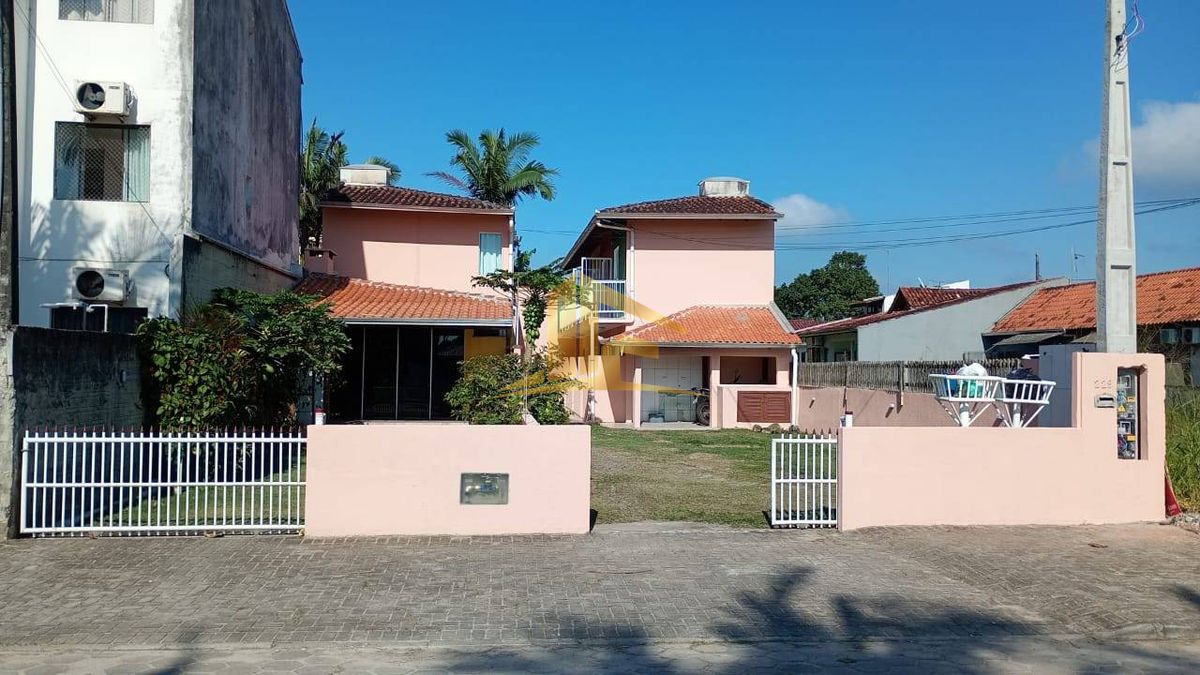 Locação temporada em Itapoá SC – Flats mobiliados a poucos metros do mar - Casa em Cambiju, Itapoá - para temporada - LIMA ARQUITETURA E CONSTRUÇÕES