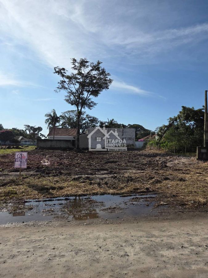 Terreno com 384m² no Balneário Mariluz
