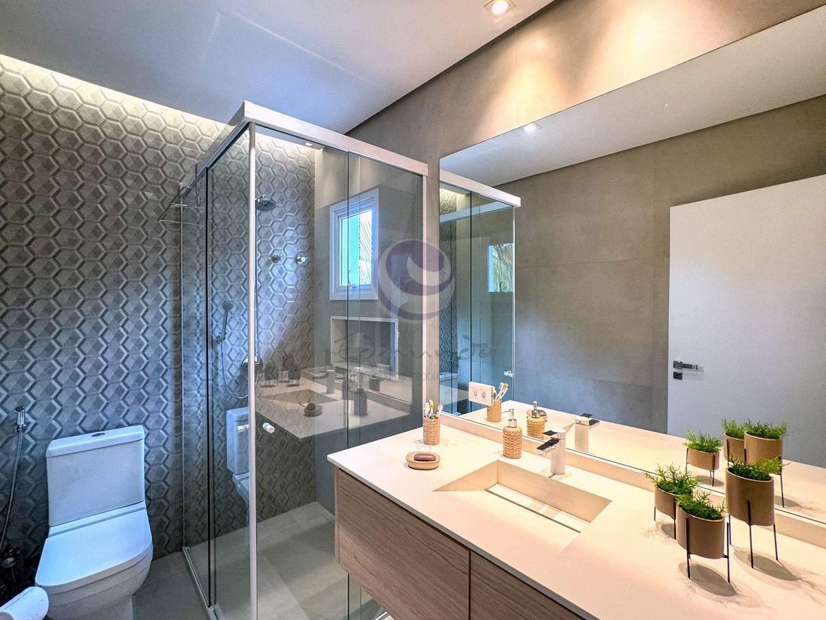 Villa Parasmo: Um Lar de Abraços e Inspirações no Jardim Acapulco.- Guarujá.