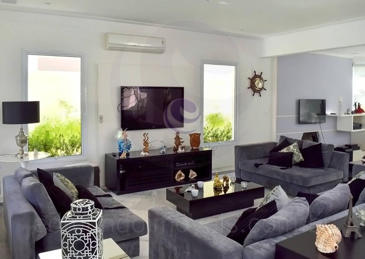 Villa Cintra — A casa que transforma seus finais de semana em algo que você não quer deixar no Jardim Acapulco.