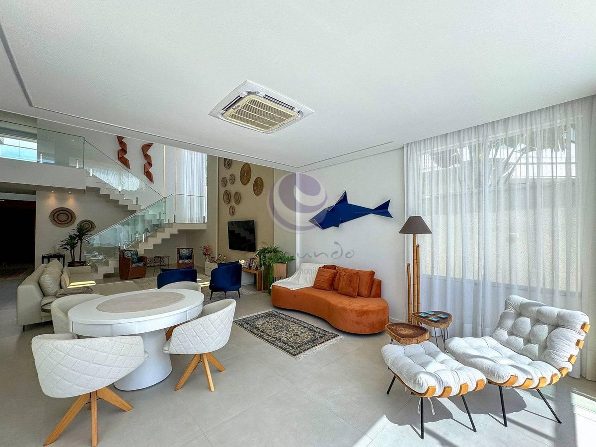 Villa Parasmo: Um Lar de Abraços e Inspirações no Jardim Acapulco.- Guarujá.
