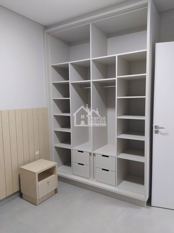 Sobrado com 4 quartos, 1 suíte, mobiliado, Balneário Sai Mirim, a 400m do mar.