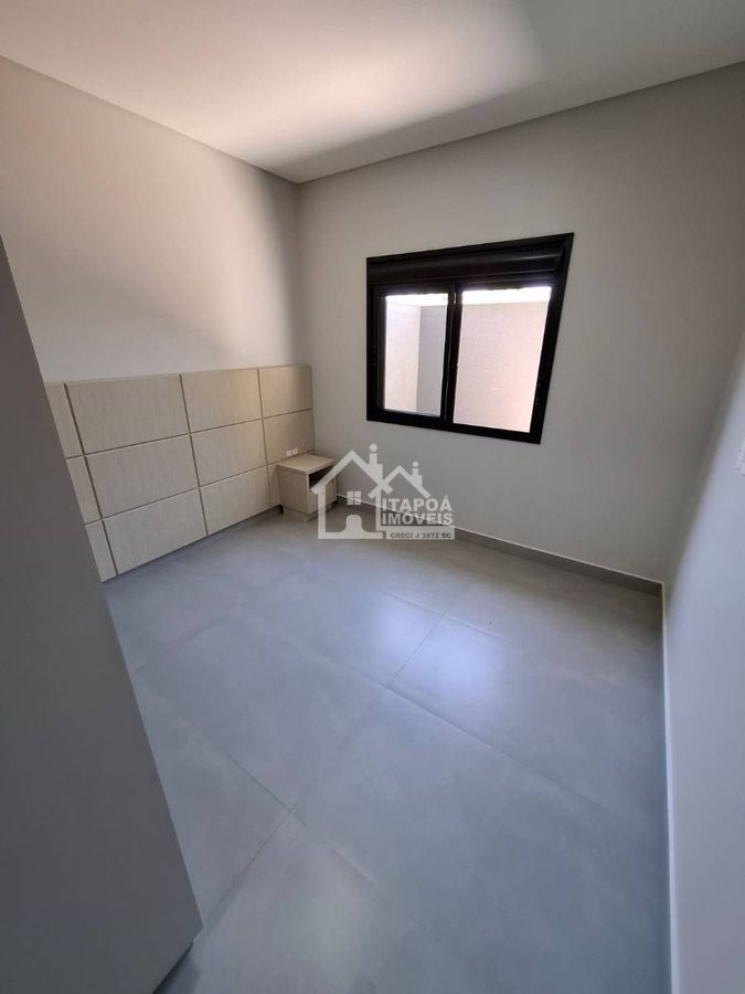 Sobrado com 4 quartos, 1 suíte, mobiliado, Balneário Sai Mirim, a 400m do mar.