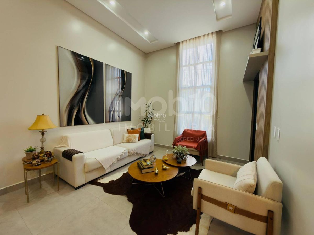 CASA COM 3 QUARTOS SEMIMOBILIADA Á VENDA NO PARQUE IMPERATRIZ
