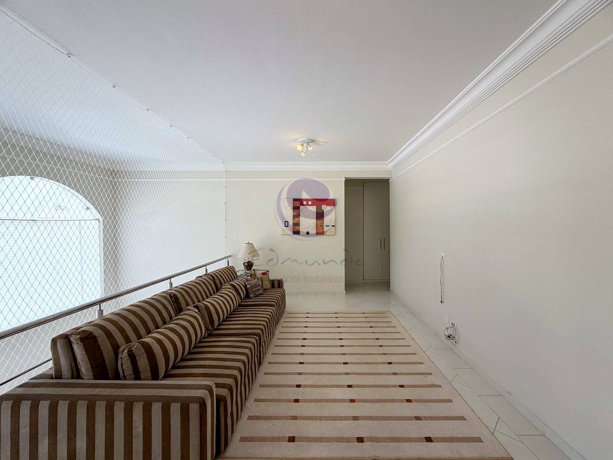 Villa Kassardjian - Uma casa para viver hoje e valorizar amanhã no Jardim Acapulco.