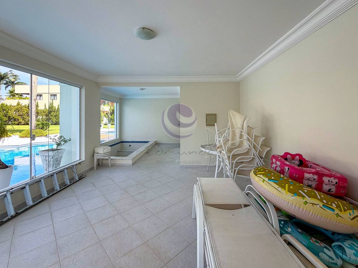Villa Kassardjian - Uma casa para viver hoje e valorizar amanhã no Jardim Acapulco.