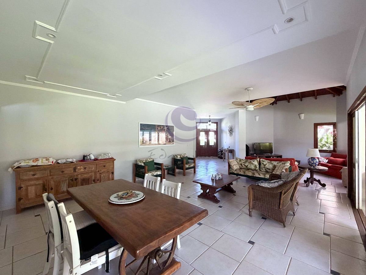 Villa Mariani - Uma Casa Que Convida a Desacelerar e Viver Melhor no Jardim Acapulco.