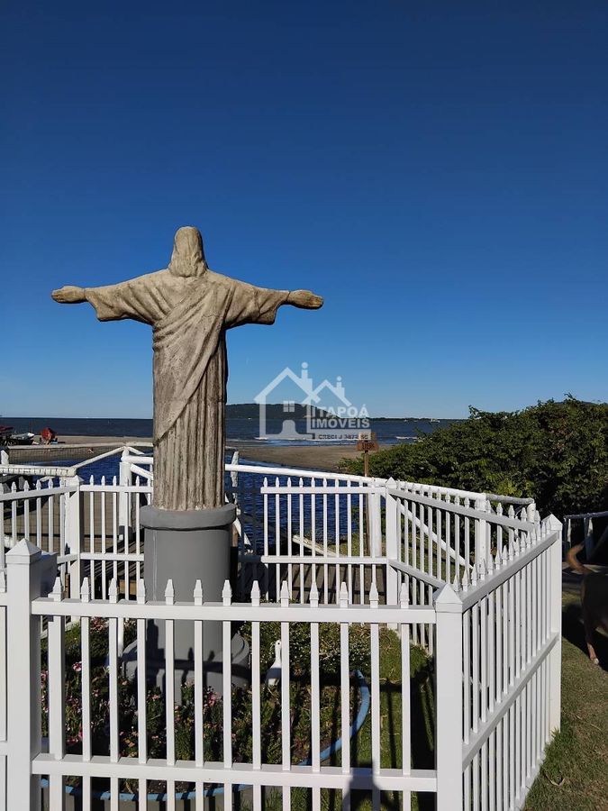 Casa com 3 Quartos, 1 Suíte, Balneário Ipacaray, 1100 Metros do Mar
