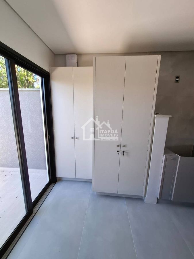 Sobrado com 4 quartos, 1 suíte, mobiliado, Balneário Sai Mirim, a 400m do mar.