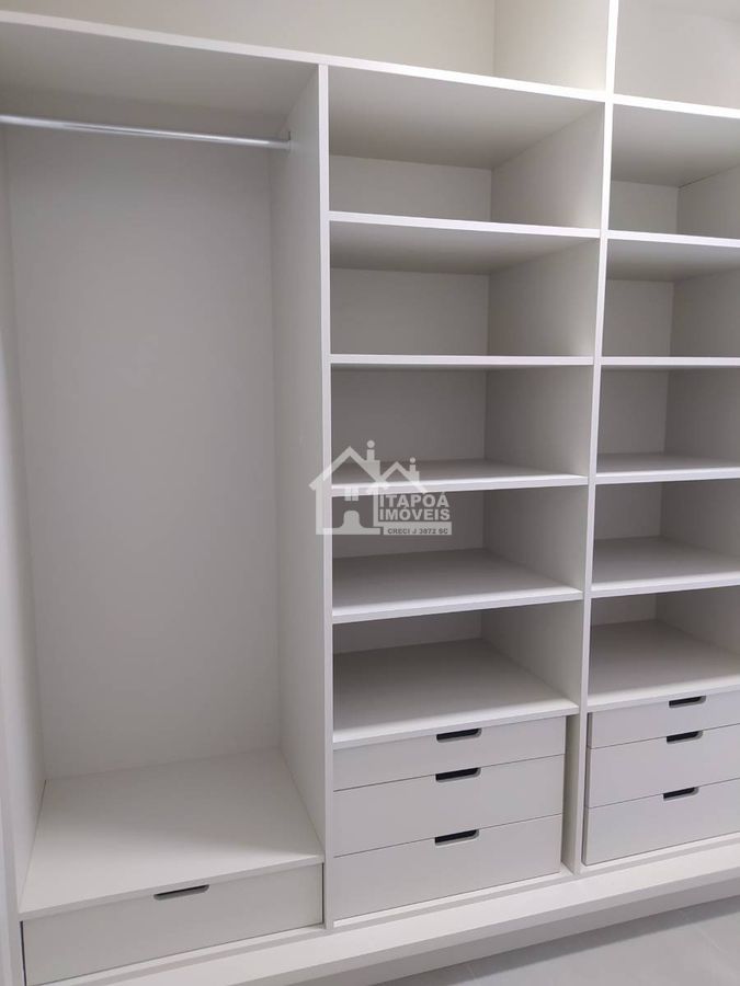 Sobrado com 4 quartos, 1 suíte, mobiliado, Balneário Sai Mirim, a 400m do mar.