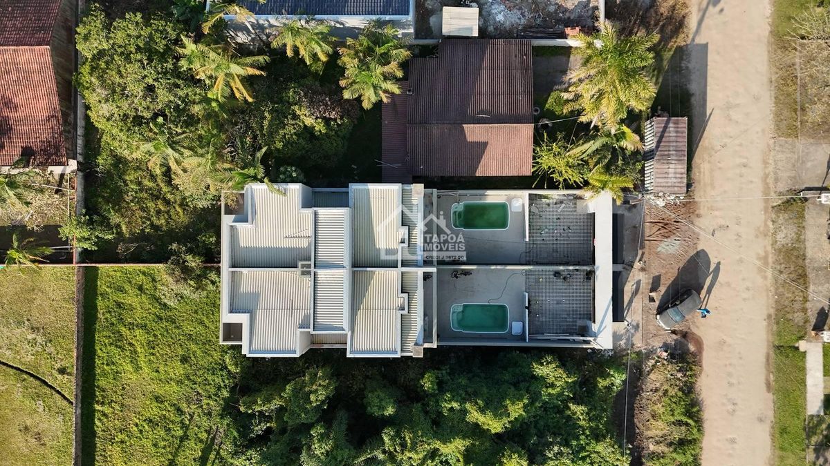 Sobrado com 4 quartos, 1 suíte, mobiliado, Balneário Sai Mirim, a 400m do mar.