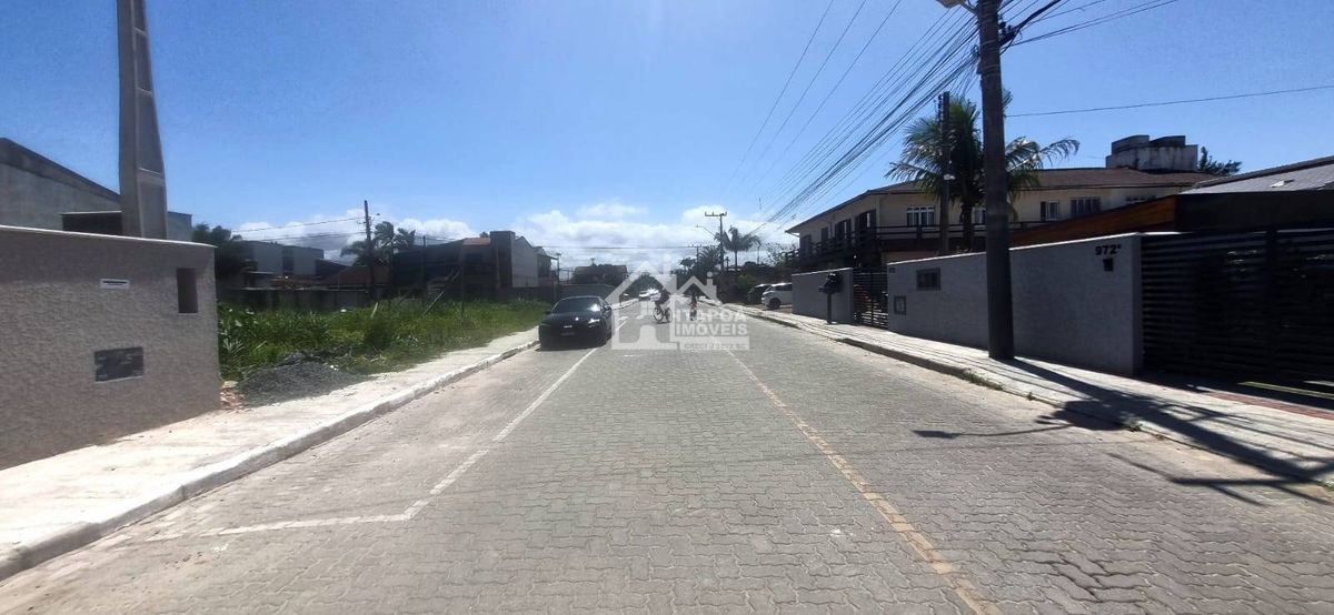 Sobrado com 1 suíte + 3 quartos, Itapema do Norte - Itapoá