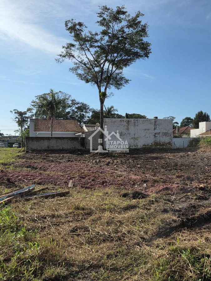 Terreno com 384m² no Balneário Mariluz