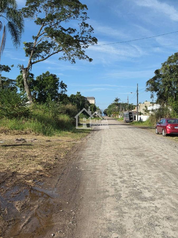 Terreno com 384m² no Balneário Mariluz