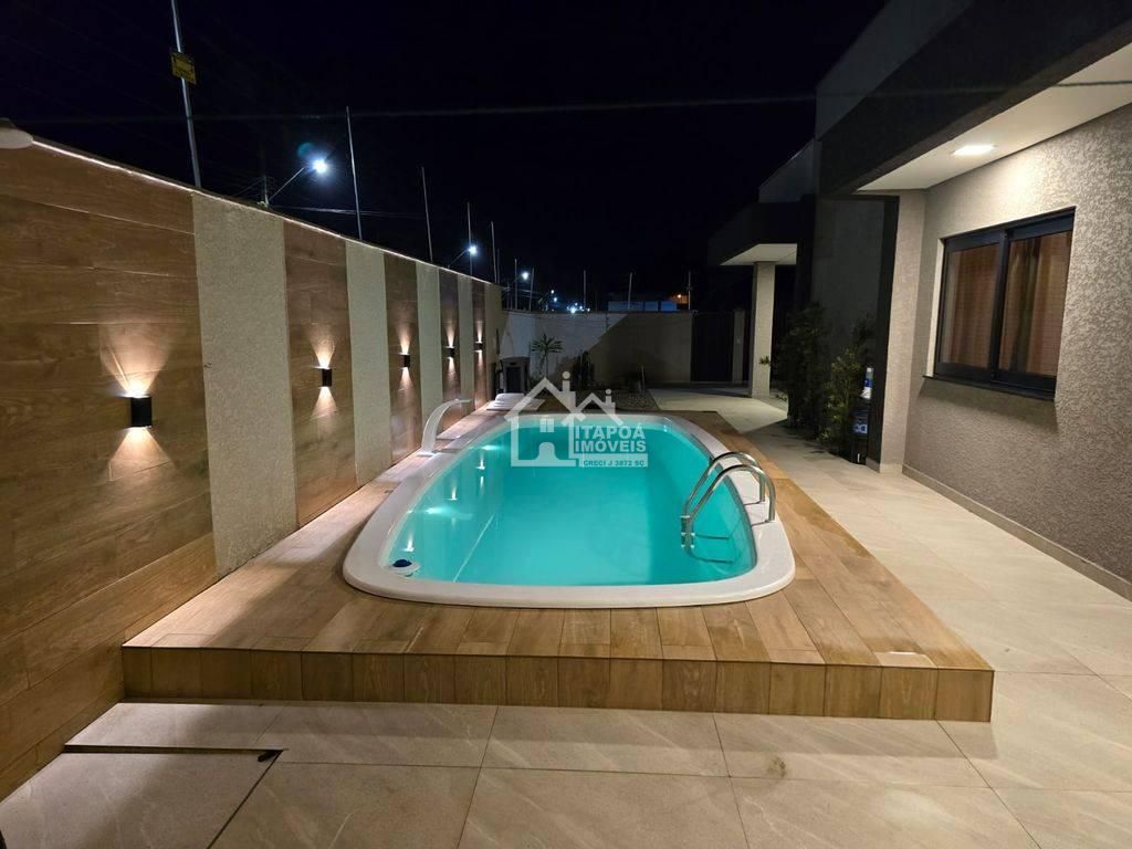 Casa de alto Padrão em Itapema do Norte apenas 600 metros do mar