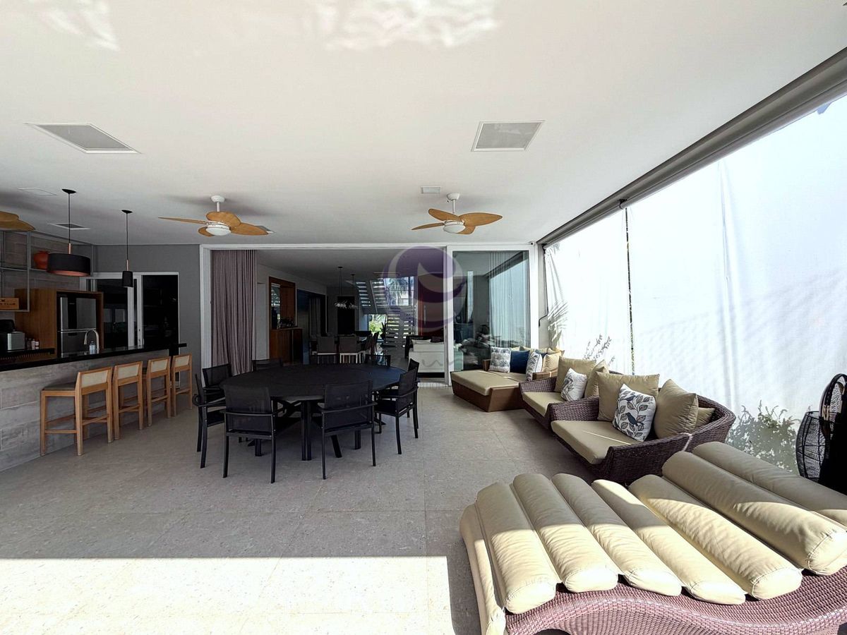 Villa Pires — A casa ideal para quem não abre mão de espaço, integração e lazer no Jardim Acapulco.