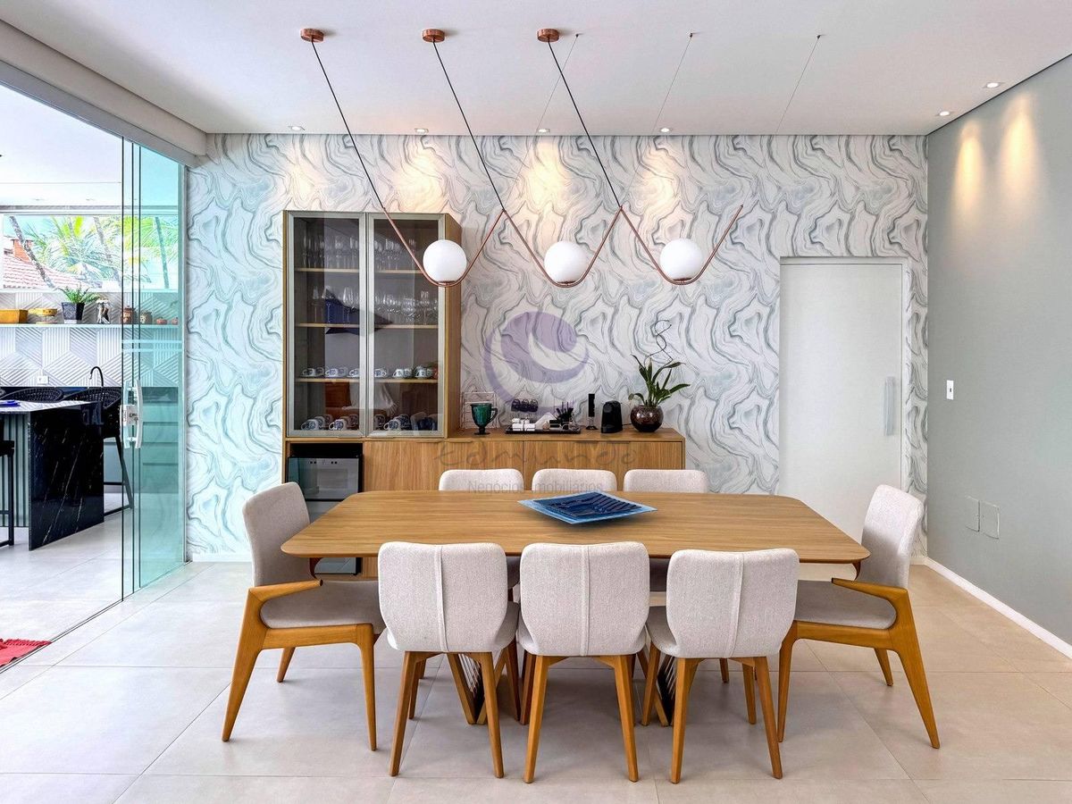 Villa Parasmo: Um Lar de Abraços e Inspirações no Jardim Acapulco.- Guarujá.