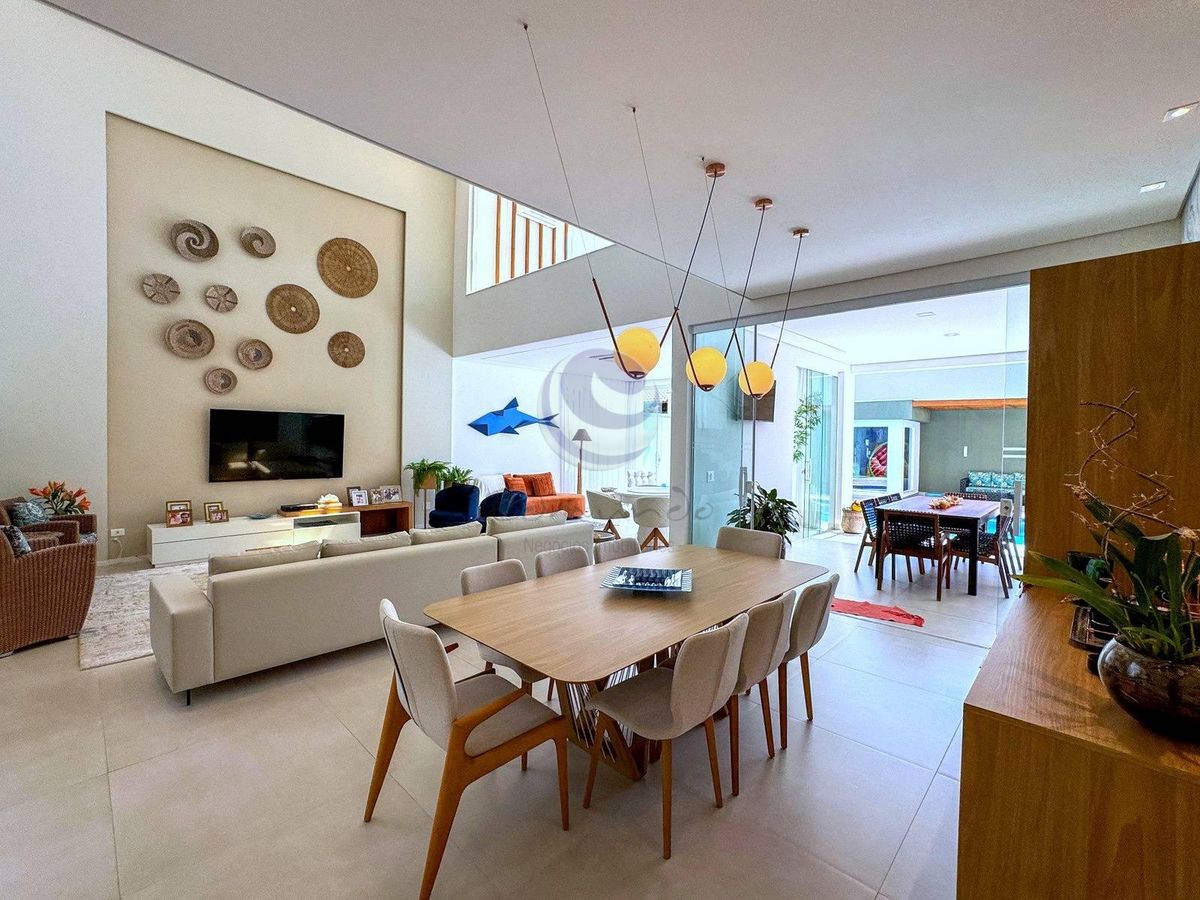 Villa Parasmo: Um Lar de Abraços e Inspirações no Jardim Acapulco.- Guarujá.