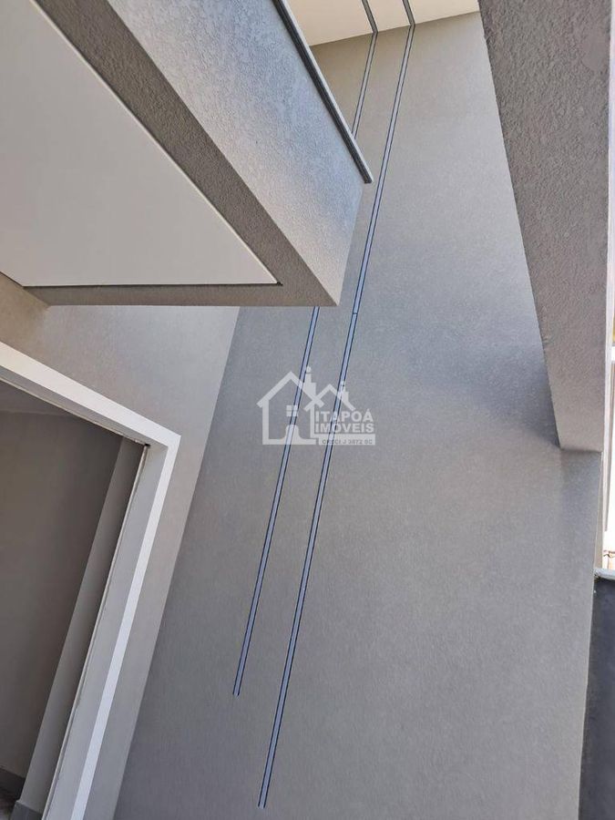 Sobrado com 4 quartos, 1 suíte, no Balneário Sai Mirim, a 400m do mar.