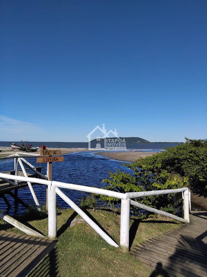 Casa com 3 Quartos, 1 Suíte, Balneário Ipacaray, 1100 Metros do Mar