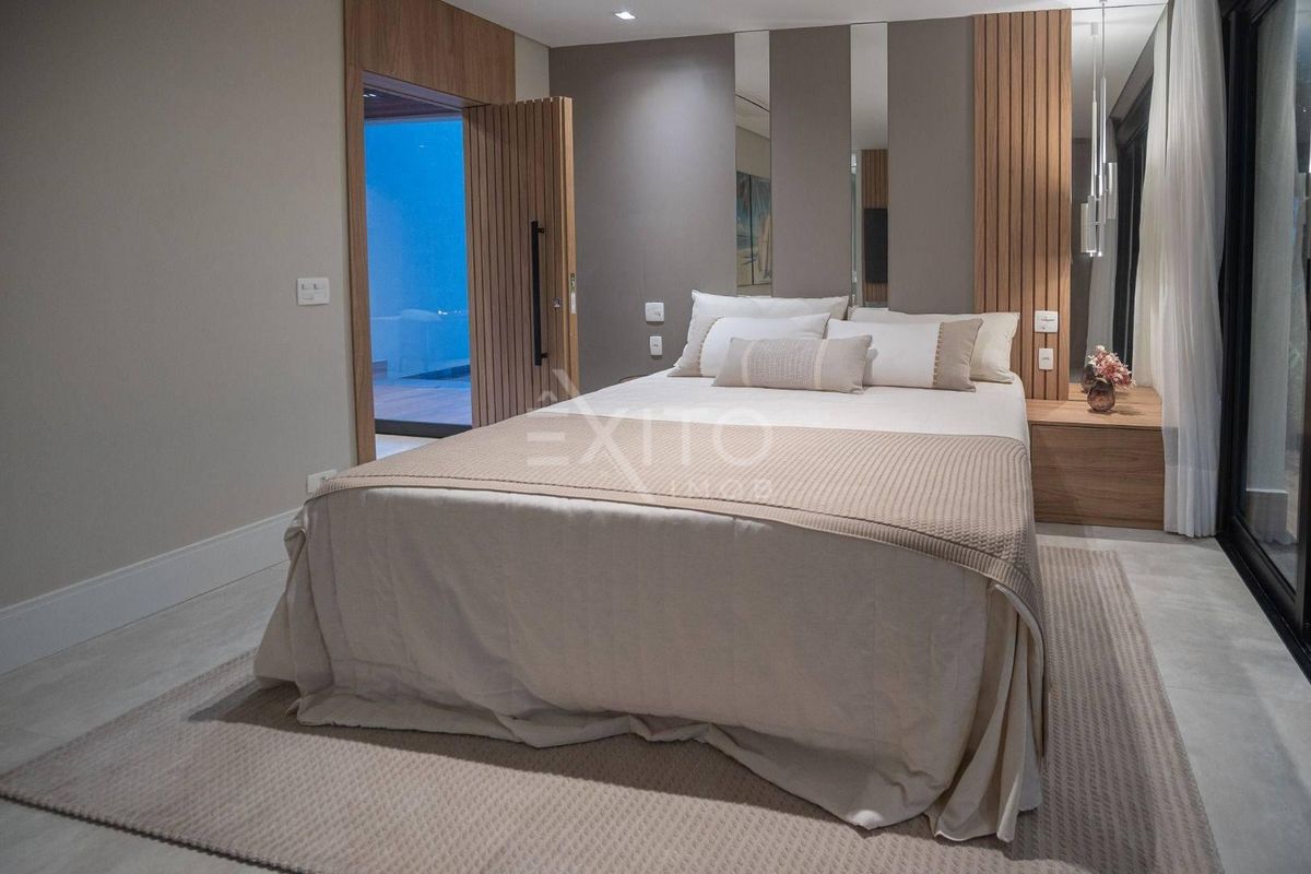 Casa, 7 quartos, 1389 m² - Foto 22