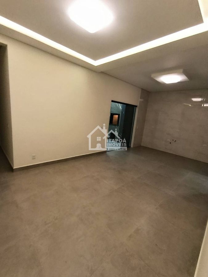 Casa com piscina alto padrão de acabamento no Balneário Paese