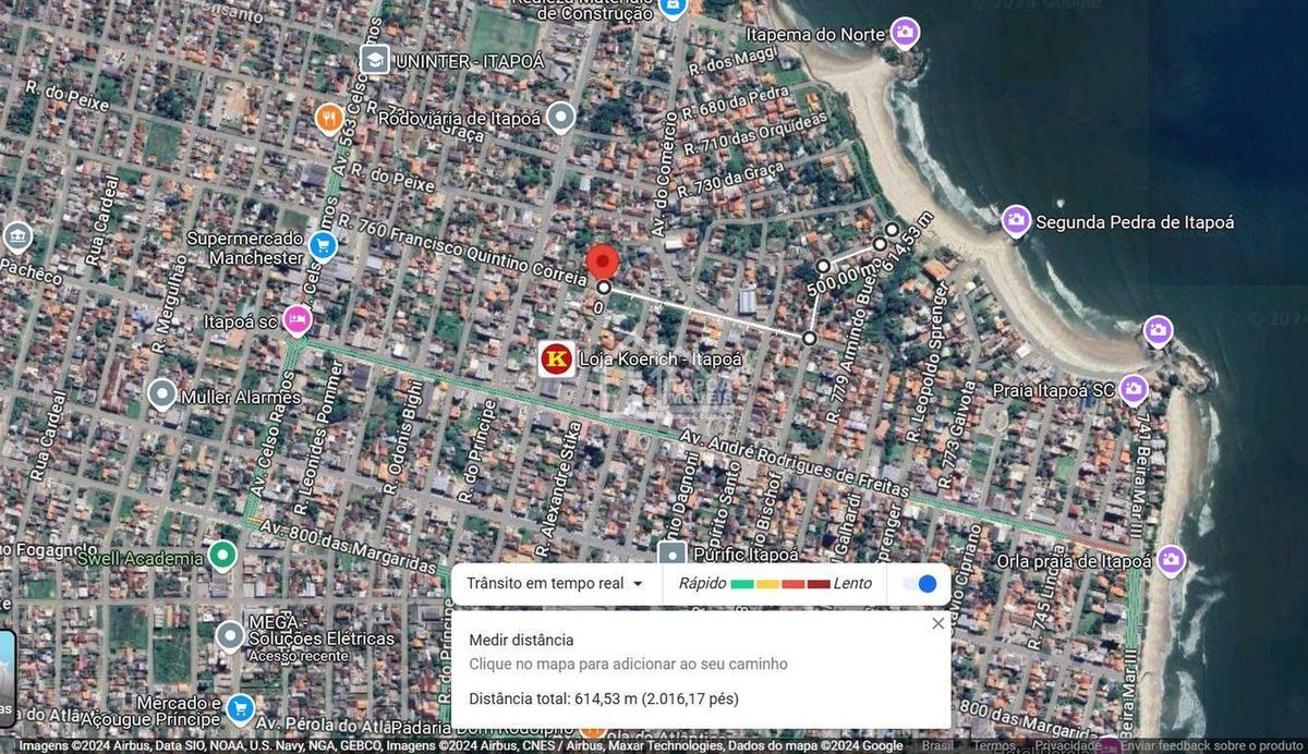 Casa de alto Padrão em Itapema do Norte apenas 600 metros do mar